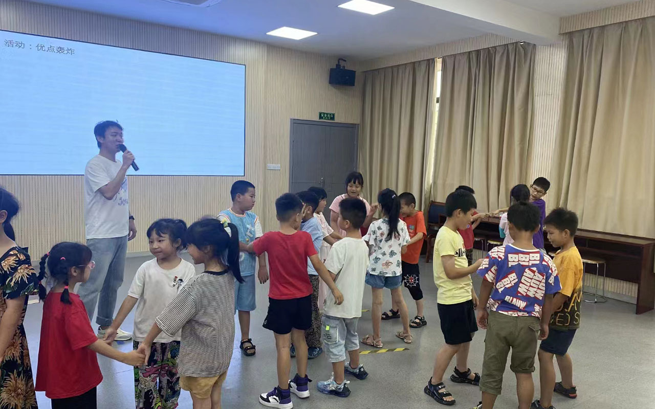 伊春龙观乡中心学校