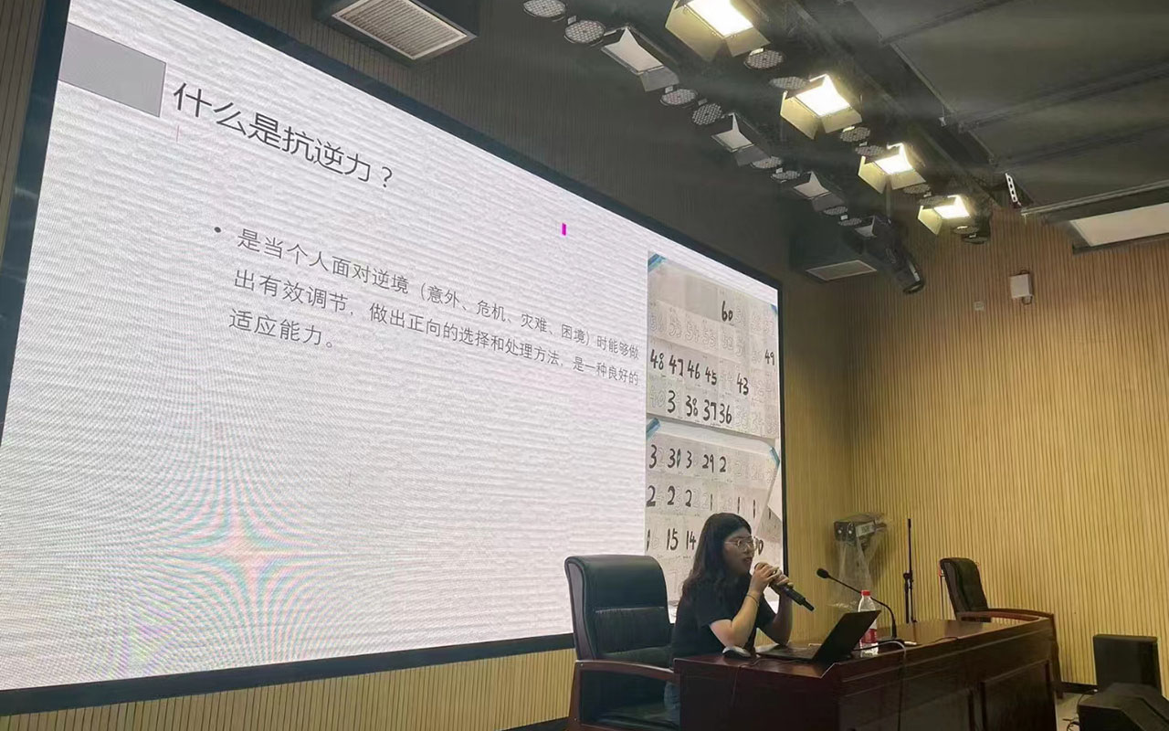 伊春董玉娣中学